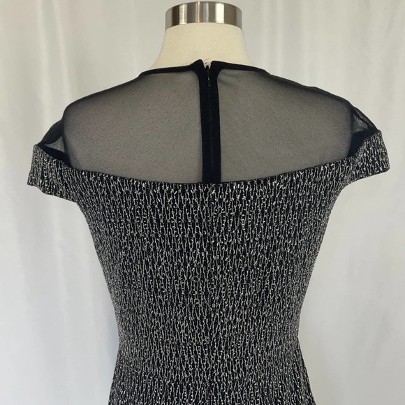 Betsy & Adam Women's Formal Dress Size 6 Black & Silver Metallic Knit Long Gown - Picture 7 of 10